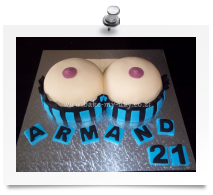 Boobs cake (2)